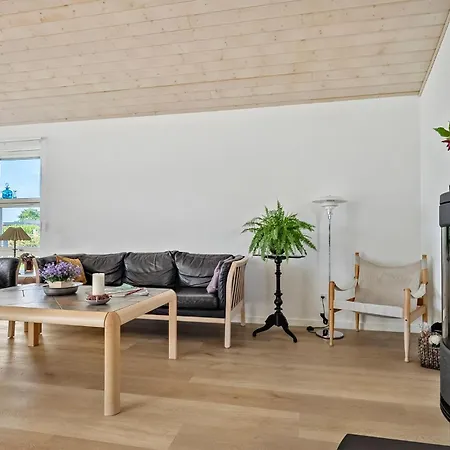 Nice Home In Haderslev With Sauna بيت للعطل