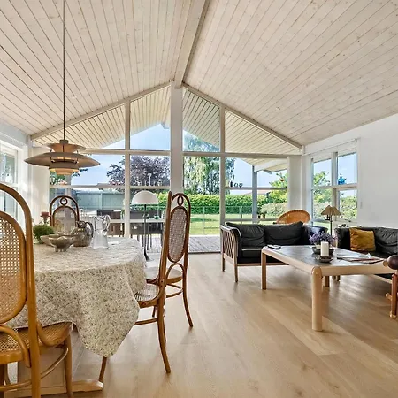 Nice Home In Haderslev With Sauna بيت للعطل هادرسليف